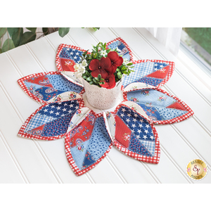 link to Fold'n Stitch Leaf Topper Kit - Belle Isle