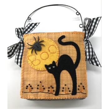 Spooky Cat Pocket Pattern with Spider Button