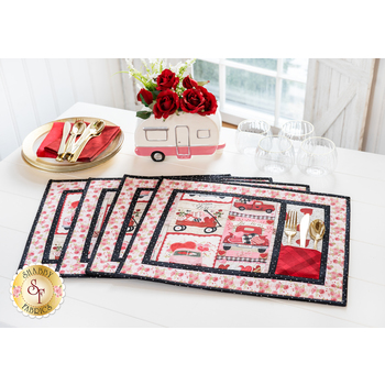  Hugs, Kisses & Special Wishes Placemats Kit