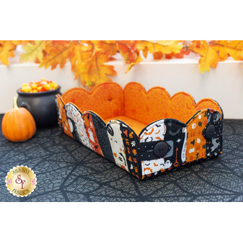  Scalloped Basket Kit - Pumpkins and Potions