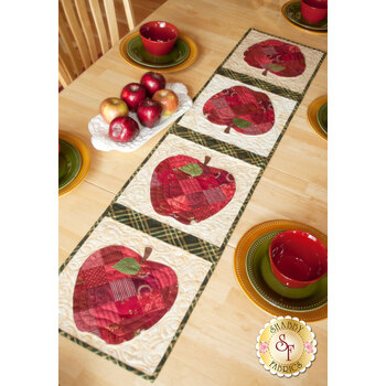 Patchwork Apple Table Runner Kit