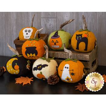  Eek! Spooks! Stuffed Pumpkins Wool Kit #236 - Bareroots