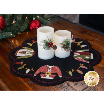 White Christmas Wool Applique Candle Mat – Cath's Pennies Design