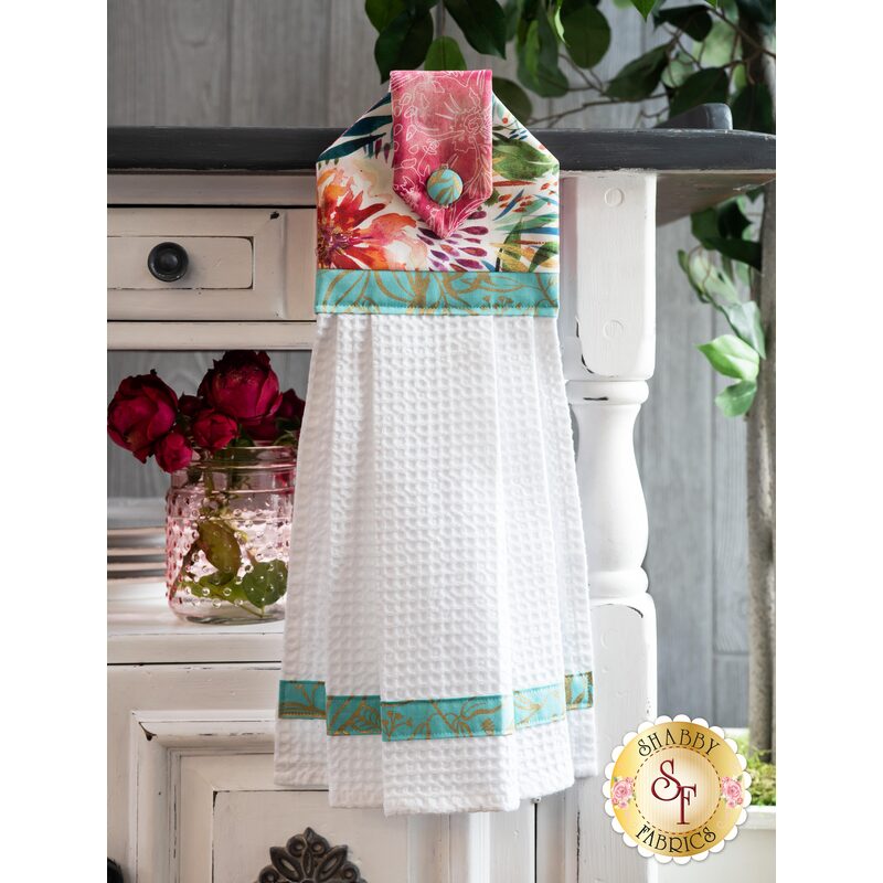 Hanging Towel Kit - Moody Bloom - White