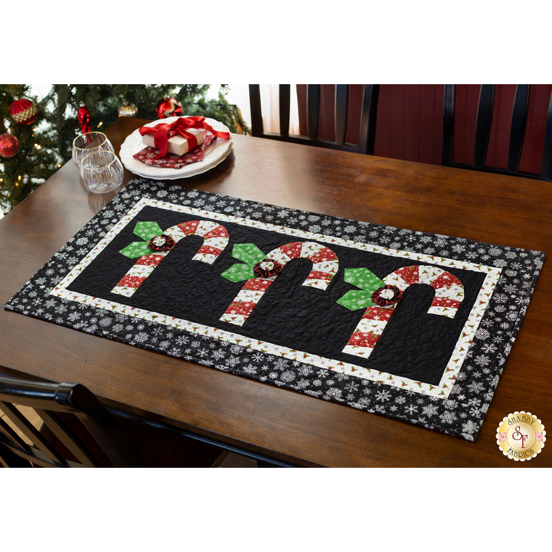 Twisted Peppermint Table Runner Kit - Santa's Tree Farm