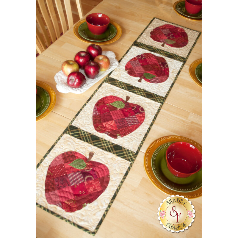 Patchwork Apple Table Runner Kit